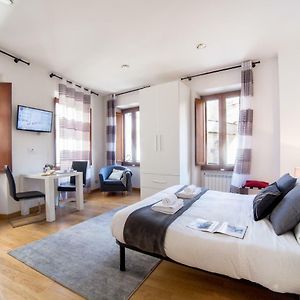 Studio met een King Size Bed